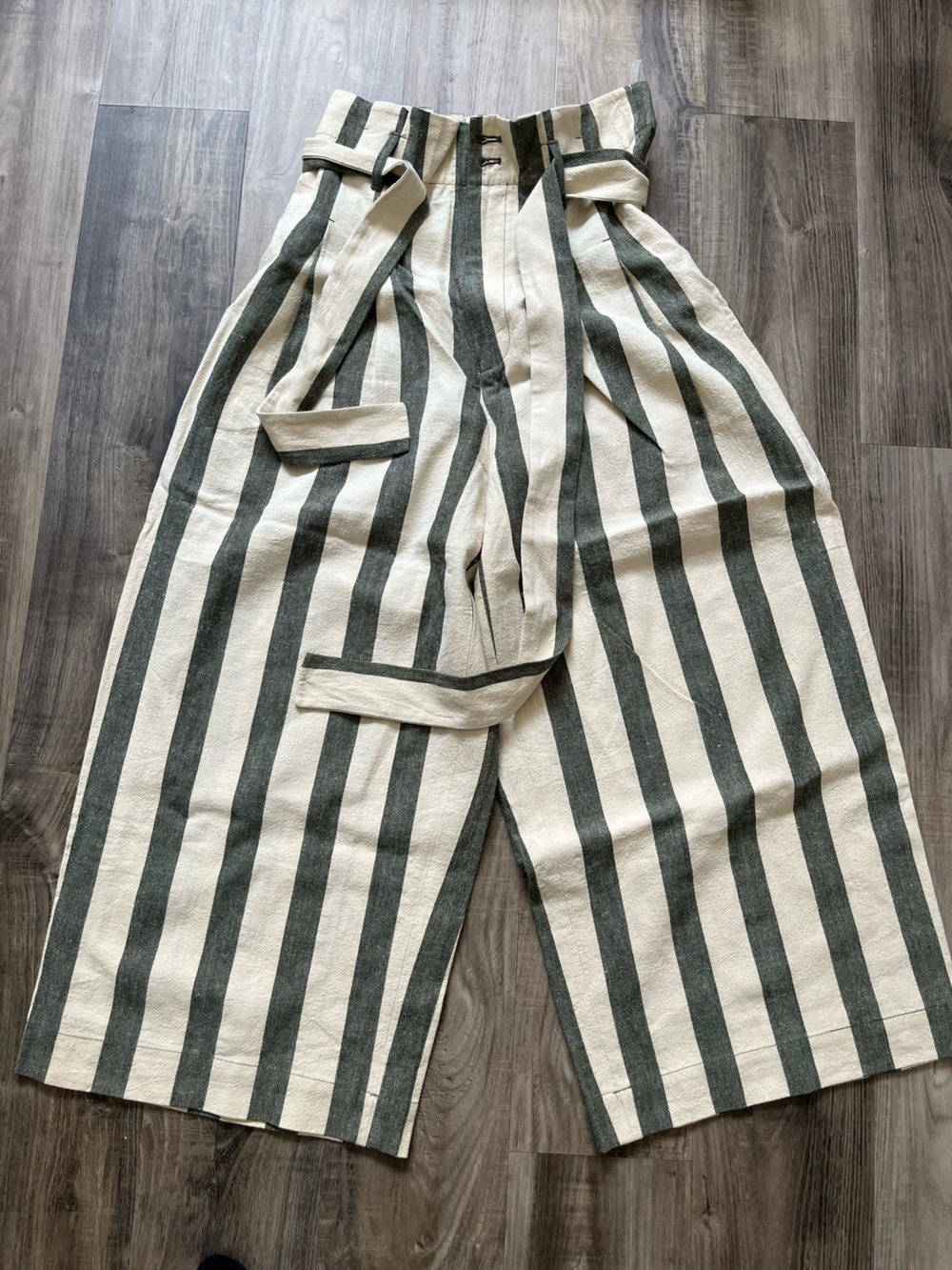 7115 by Szeki High-Waist Wide-Leg Striped Pants in Cream & Dark Green